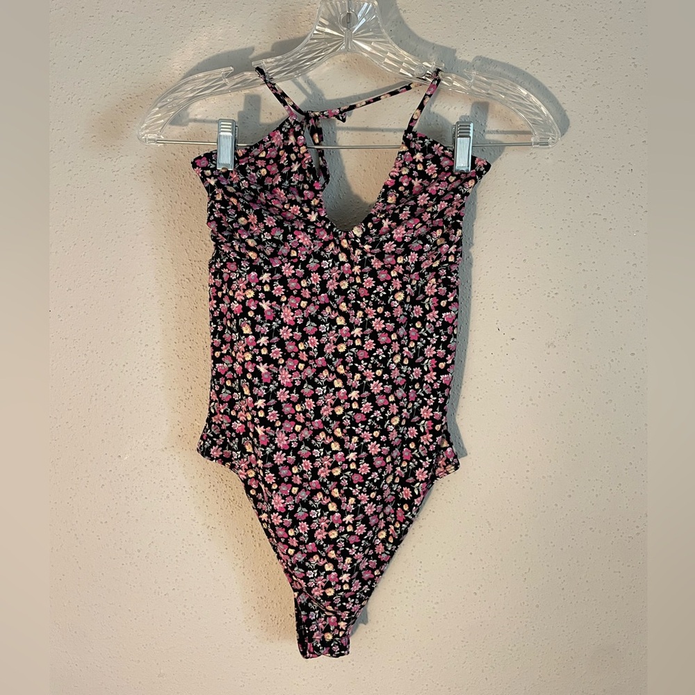 Wayf Floral Patterned Garment